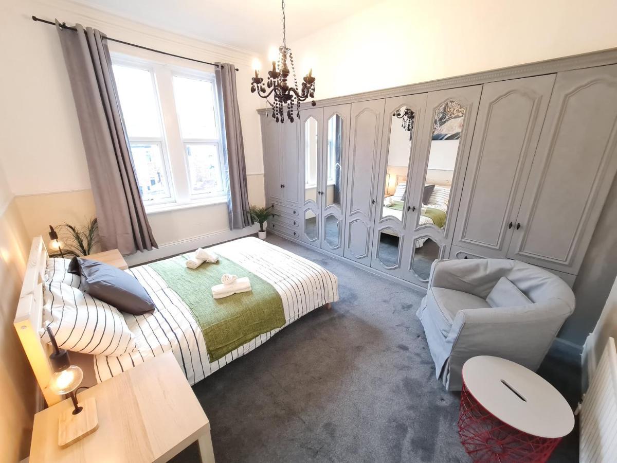 Large 3 Bed Flat, Free Parking Apartment Newcastle upon Tyne Exterior foto