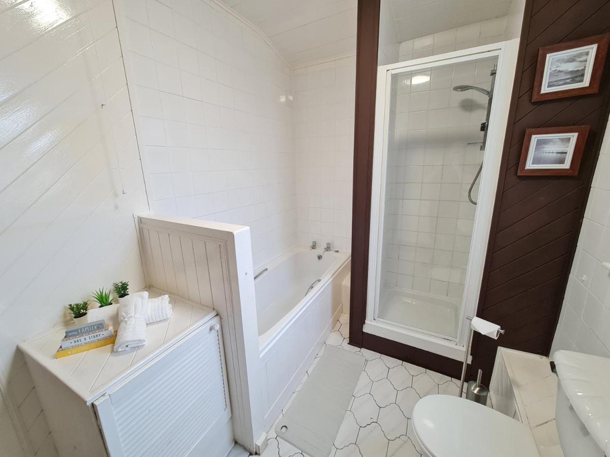 Large 3 Bed Flat, Free Parking Apartment Newcastle upon Tyne Exterior foto