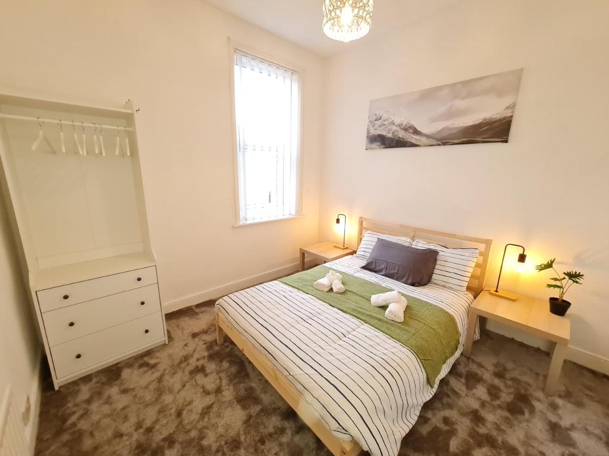 Large 3 Bed Flat, Free Parking Apartment Newcastle upon Tyne Exterior foto