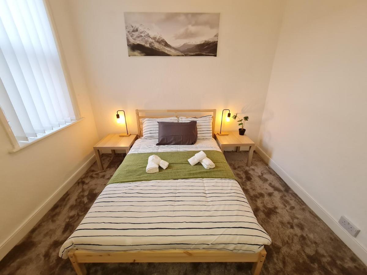 Large 3 Bed Flat, Free Parking Apartment Newcastle upon Tyne Exterior foto