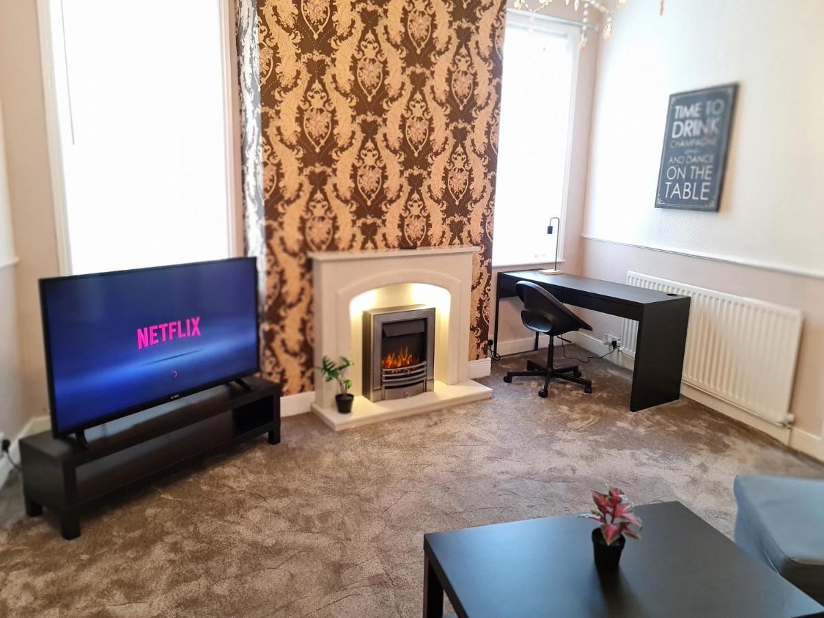 Large 3 Bed Flat, Free Parking Apartment Newcastle upon Tyne Exterior foto